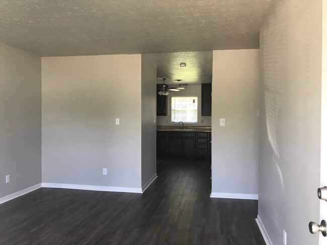 Photo - Hillcrest Apartments