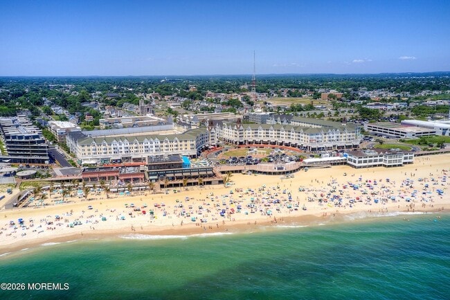 Building Photo - 364 Westwood Ave Unit 39