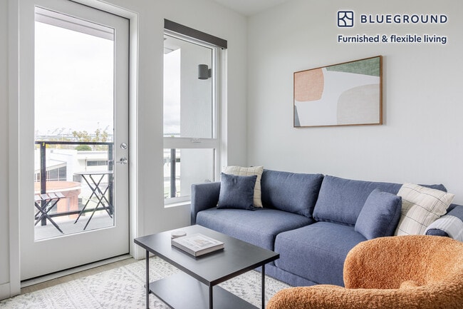 Building Photo - 511 S Harbor Blvd Unit FL5-ID1300