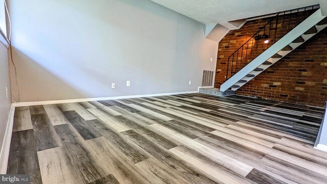 Photo - 1703 Fountain Rock Way Unit B