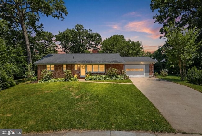 Photo - 6320 Howe Pl