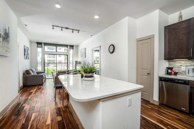 Photo - 1125 Pierce St Unit ID1359162P