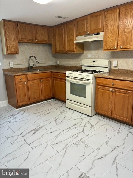 Photo - 2228 Kennedy Ave
