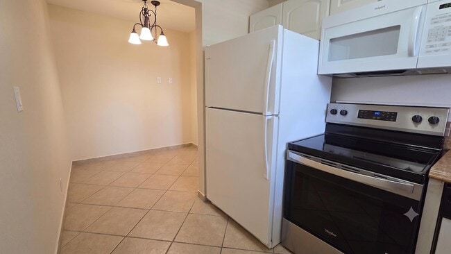 Photo - 2400 NE 10th St Unit 108