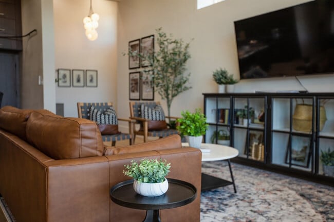 Building Photo - 160 W 1600 S Unit ID1250004P