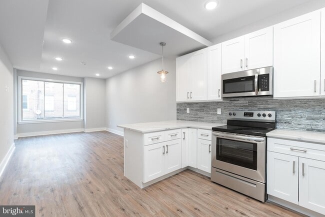 Building Photo - 1604 N 6th St