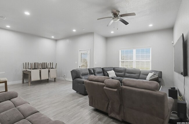 Photo - 164 Ave Ventana