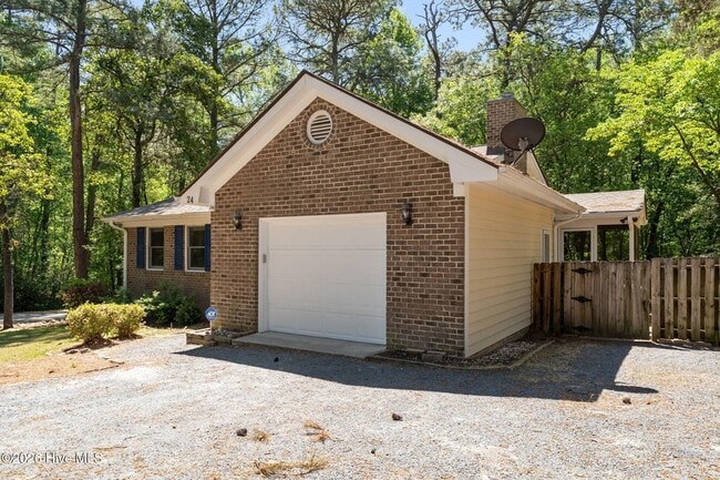 Photo - 24 Spring Lake Dr