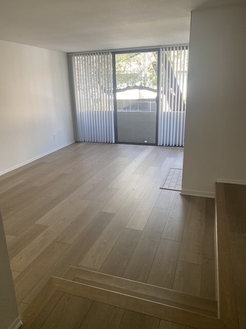 Photo - 1400 Kelton Ave