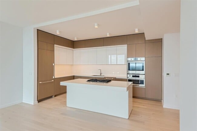 Photo - 313 W 17th St Unit 1904