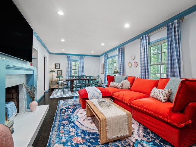 Building Photo - 3815 Ellendale Rd Unit ID1289575P