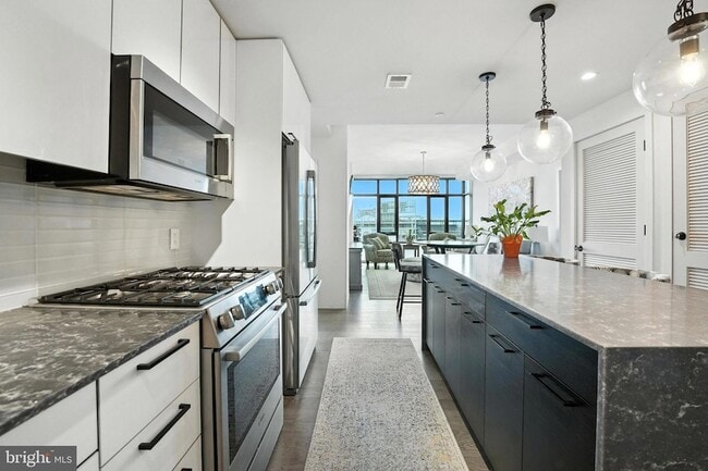 Photo - 70 N Street SE Unit 913 Unit 913