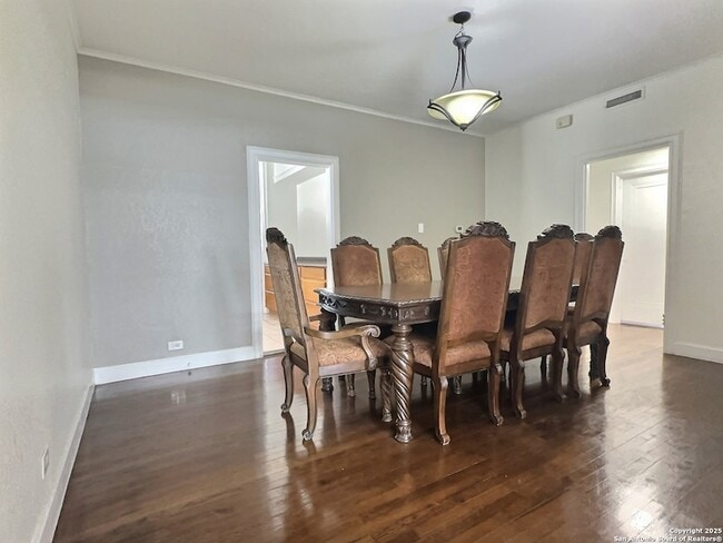 Photo - 119 E Ridgewood Ct