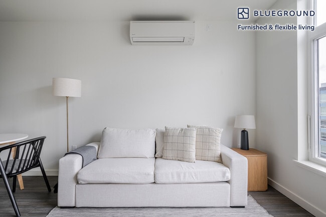 Photo - 1000 E Yesler Wy Unit FL8-ID851