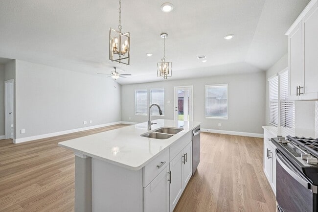 Photo - 409 Midnight Oak Dr