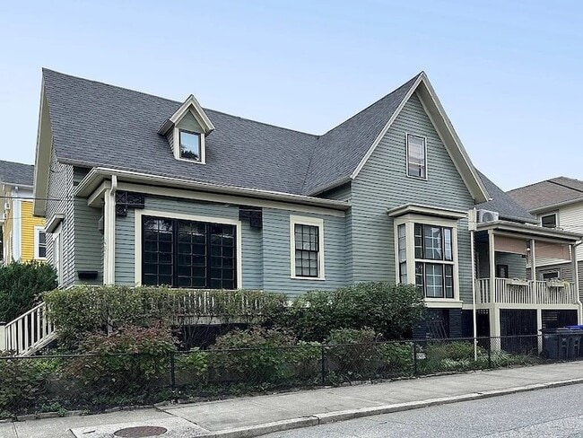 Building Photo - 481 Pine St