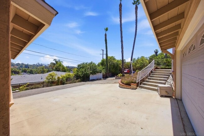 Photo - 352 Beaumont Dr