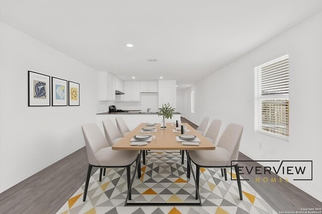 Photo - 5499 Daphne Path