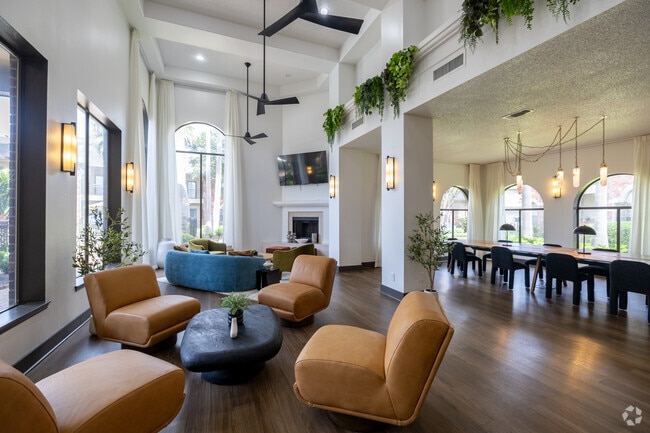 Clubhouse - Elle at the Medical Center