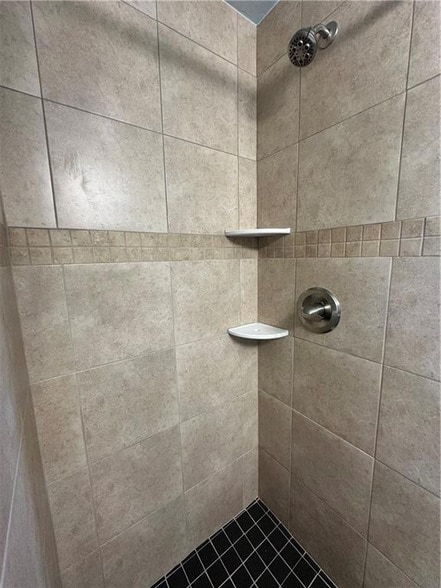 Photo - 1631 Feronia St