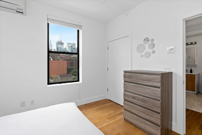 Photo - 517 W 45th St Unit SI ID1224963P