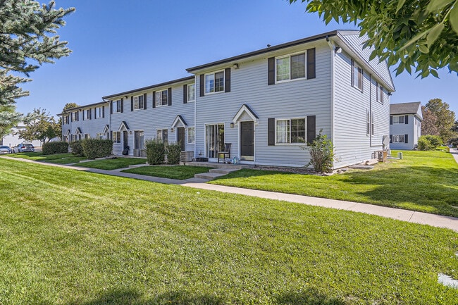 Building Photo - Sunset Peak