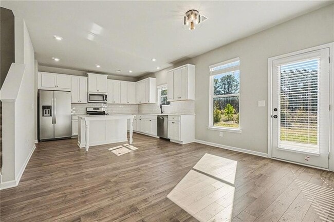 Photo - 377 Waterbluff Dr SW