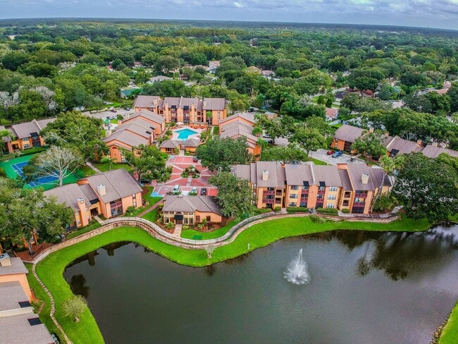 Building Photo - Waterstone at Carrollwood