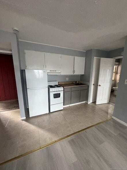 Building Photo - 240 Oak St Unit 7