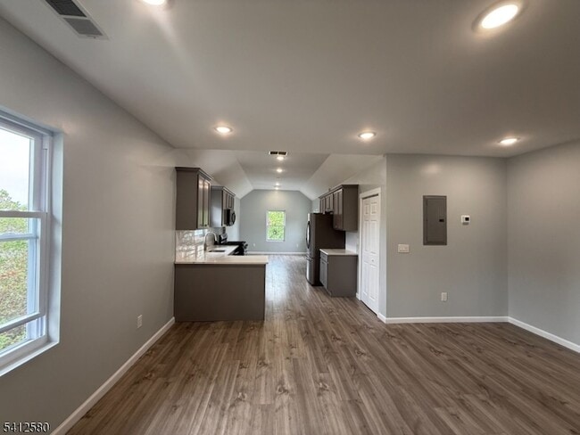 Photo - 190 E Lindsley Rd