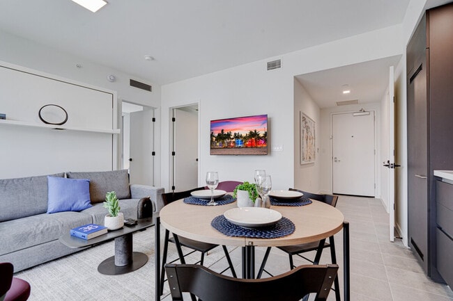 Building Photo - 209 NE 3rd St Unit ID1028780P