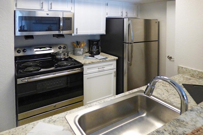 ALL-ELECTRIC KITCHEN - The Knolls