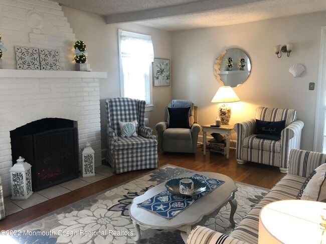 Photo - 1717 River Rd