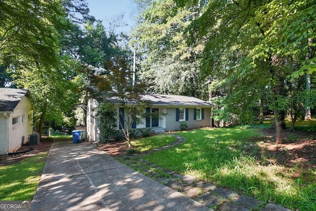 Photo - 807 Cardova Dr NE