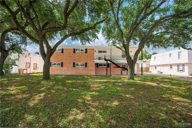 Building Photo - 1107 Shasta Ave W Unit 1