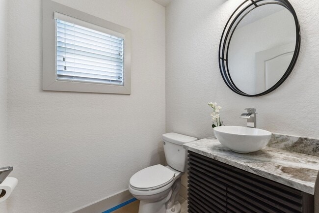 Photo - 522 Lucky Ln