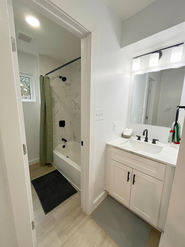 Photo - 6810 Lexington Rd Unit SI ID1497888P