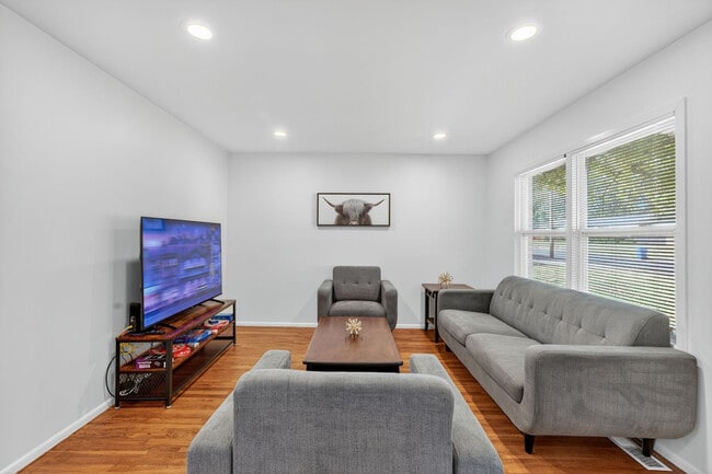 Photo - 1415 Lindsay Ln Unit SI ID1472900P