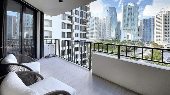 Building Photo - 520 Brickell Key Dr Unit A1010