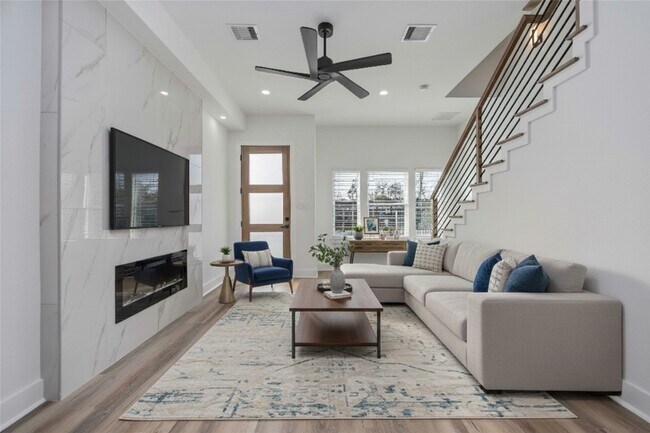 Photo - 4533 Larkspur St Unit B