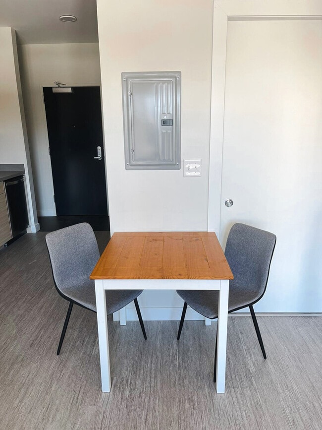 Photo - 2530 University Ave Unit SI ID1036860P