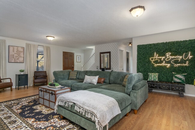 Photo - 120 Whitney Dr Unit SI ID1023327P