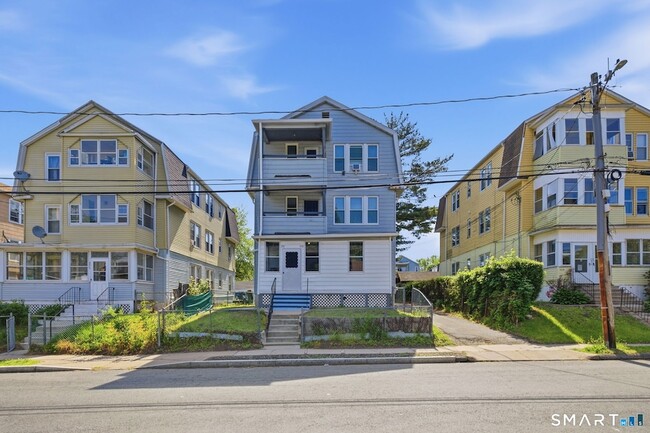 Building Photo - 232 Enfield St Unit 3