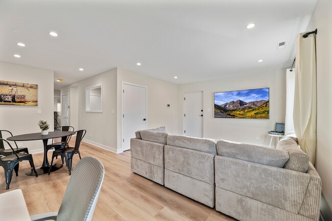 Photo - 7109 N Western Ave Unit 2N