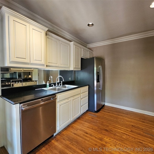 Photo - 2442 E 19th St