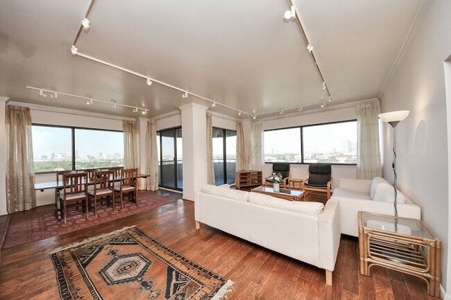Photo - 5000 Montrose Blvd Unit 14H
