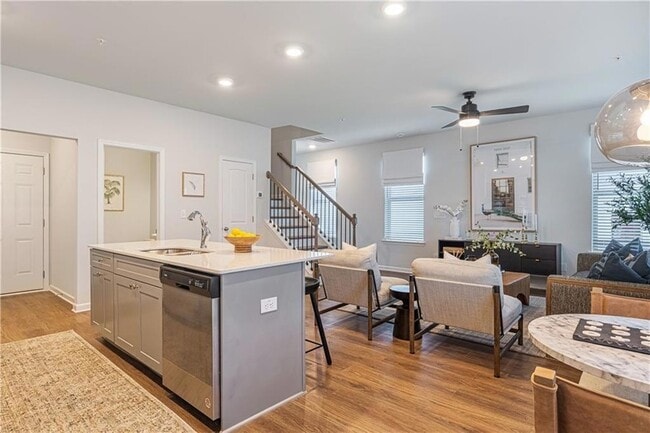 Photo - 398 Sailors Wy