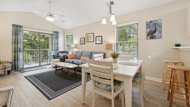 Building Photo - 562 Blue Stem Dr Unit SI ID1253496P