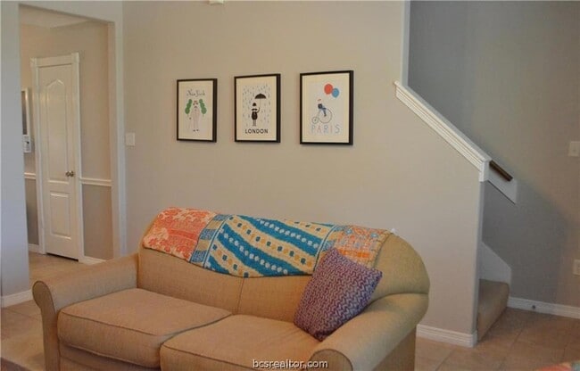 Photo - 1000 Spring Loop Unit 1604