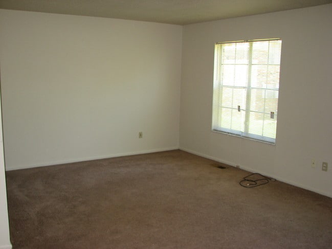 Photo - Woodknoll Townhomes